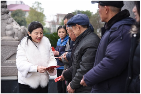 走访慰问贫困户 春节关怀暖人心